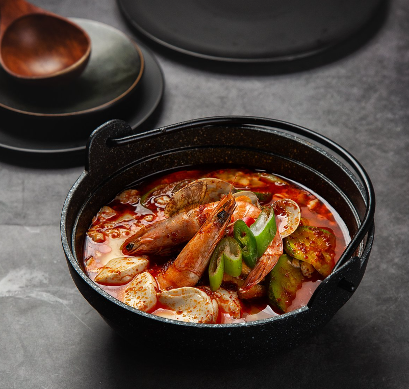 CJW Jjambbong Tofu Stew Sauce 140g (Serves 3–4) / 청정원 짬뽕 순두부 찌게 양념 140g (3-4인분)