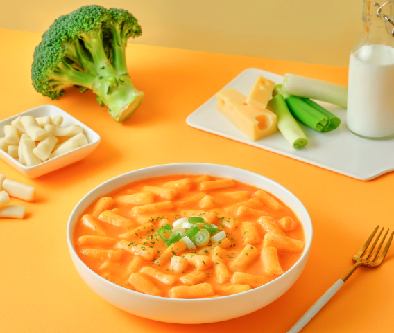 Hayanhaessal Tteokbokki Rose cup 120g/하얀햇살 떡뽁이 로제 컵 120g