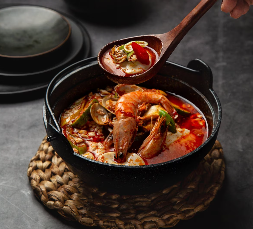 CJW Jjambbong Tofu Stew Sauce 140g (Serves 3–4) / 청정원 짬뽕 순두부 찌게 양념 140g (3-4인분)