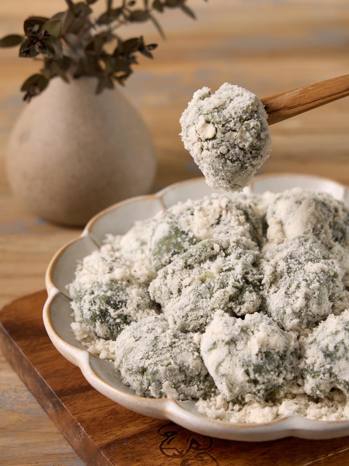 [KONG]Hulled Red Bean Mugwort Rice Cake 200g 콩사랑 거피팥고물쑥인절미 200g