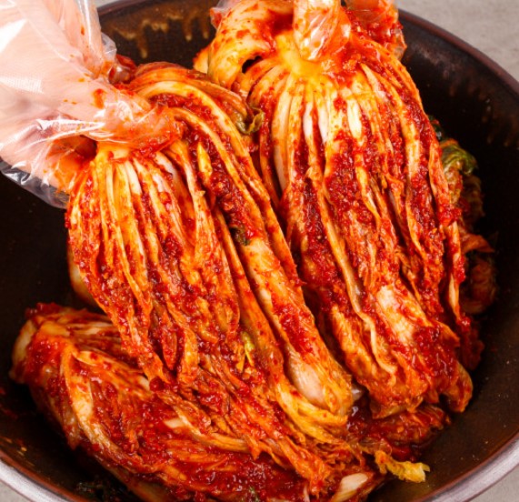 [SJ] half cut of whole cabbage (600g/1.2kg) / 수라상 반포기 김치 (600g/1.2kg)