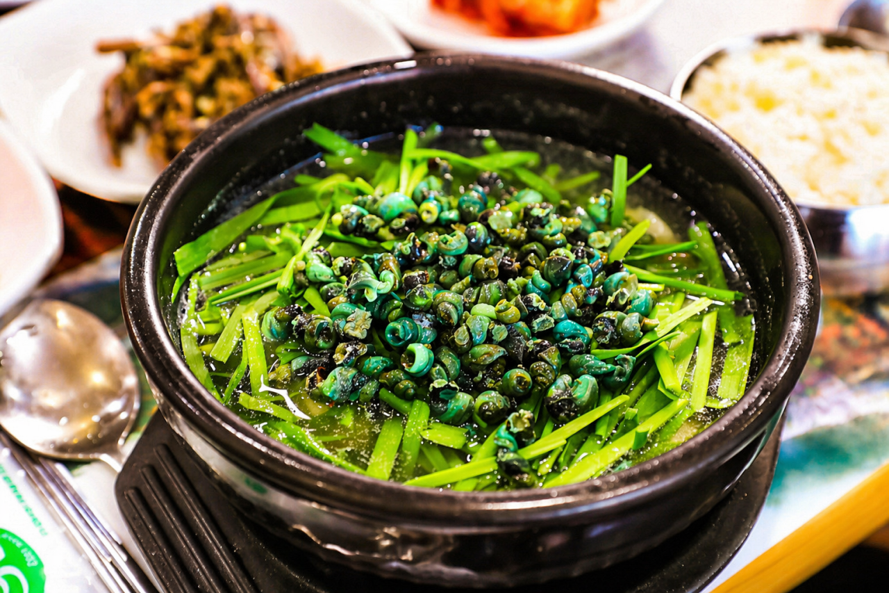 [cook&life] Korean Freshwater Snail Hangover Soup (Daseulgi Haejangguk) 500g 쿡앤라이프 다슬기 해장국 500g