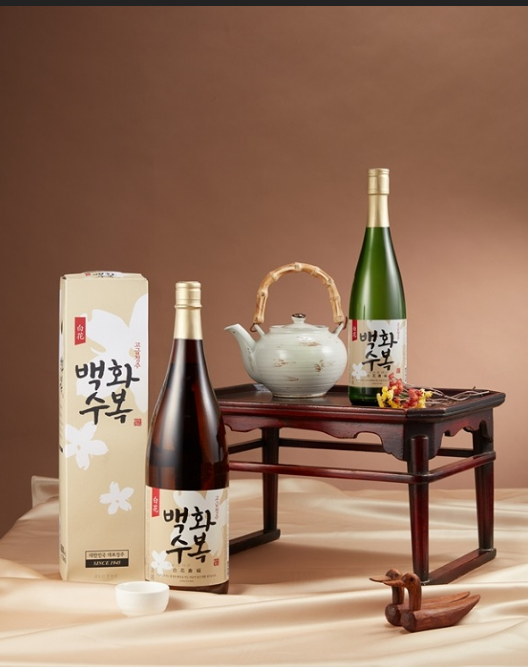 Lotte Baekhwasubok Rice Wine Sake 1.8ml Acl 13%/롯데 백화수복 1.8ml Acl 13%